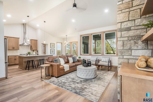 1100 N Scots Pine Dr Drive, Sioux Falls, SD 57110