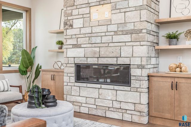 1100 N Scots Pine Dr Drive, Sioux Falls, SD 57110