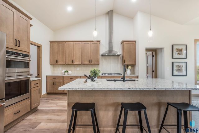 1100 N Scots Pine Dr Drive, Sioux Falls, SD 57110