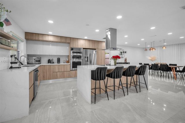 136 Greens Rd, Hollywood, FL 33021