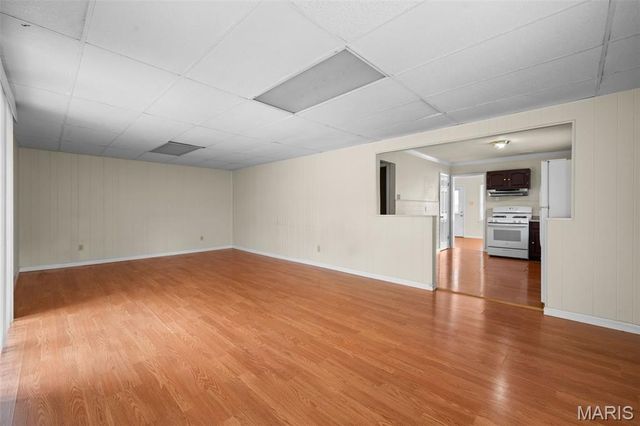 9715 Ridge Avenue, St Louis, MO 63114