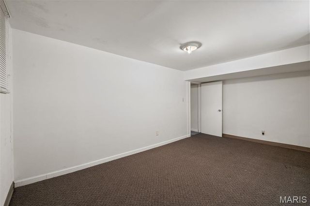 9715 Ridge Avenue, St Louis, MO 63114