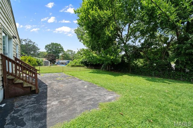 9715 Ridge Avenue, St Louis, MO 63114