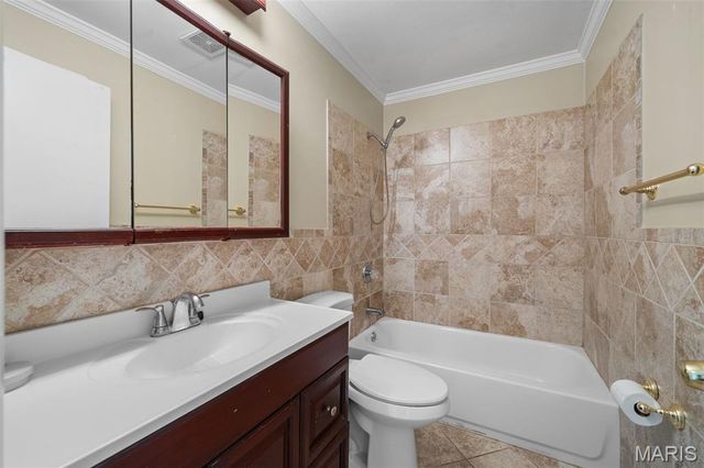 9715 Ridge Avenue, St Louis, MO 63114