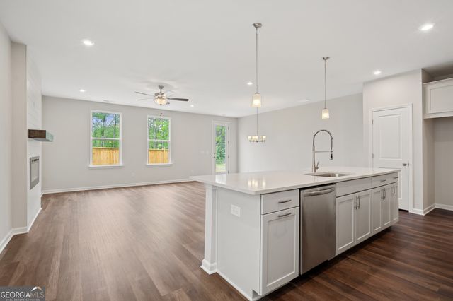 732 Smokey Quartz Way, Kennesaw, GA 30144