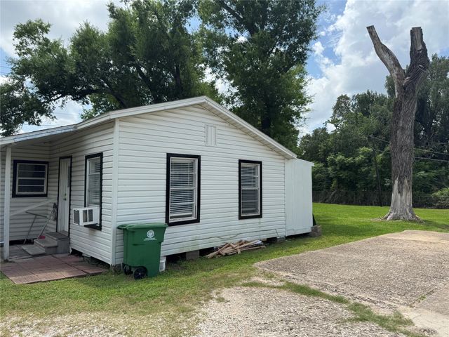 413 Genoa Red Bluff Road, Houston, TX 77034