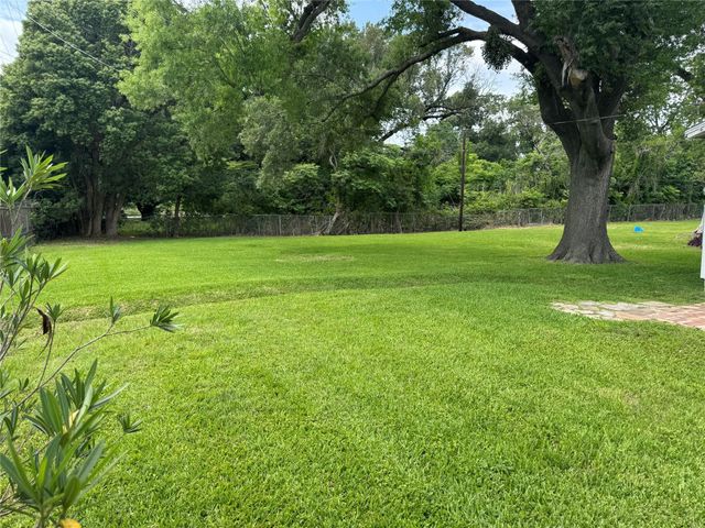 413 Genoa Red Bluff Road, Houston, TX 77034