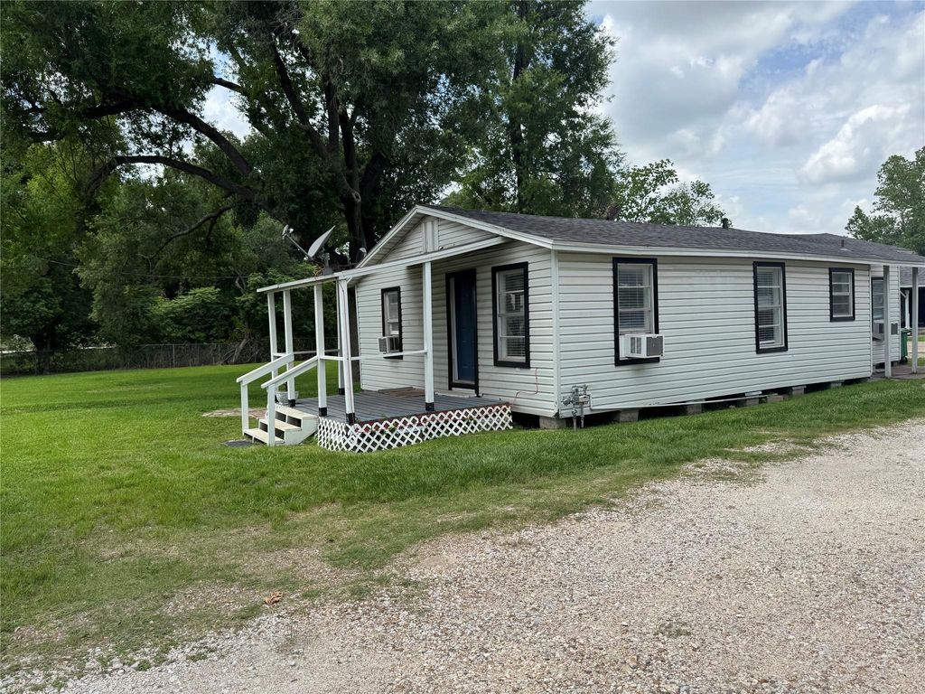 413 Genoa Red Bluff Road, Houston, TX 77034