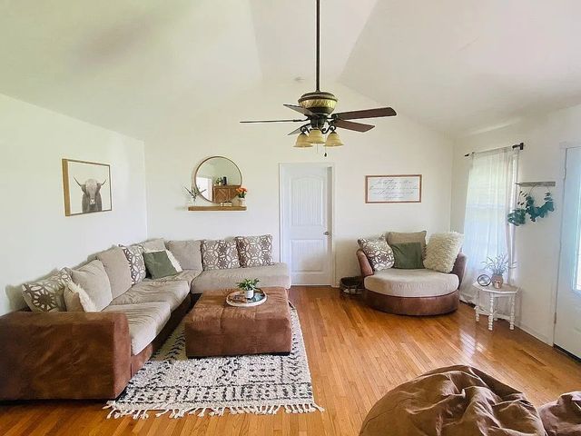 126 Kelsie Cir, Summertown, TN 38483