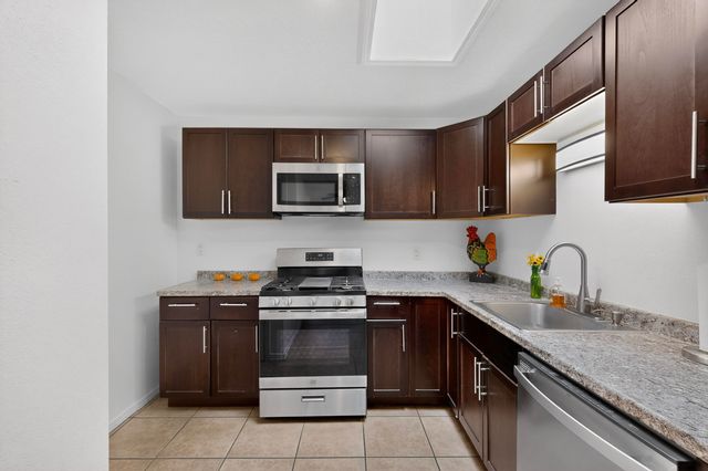 6814 Ivy Place SW, Albuquerque, NM 87121