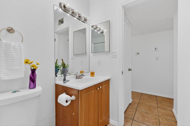 6814 Ivy Place SW, Albuquerque, NM 87121