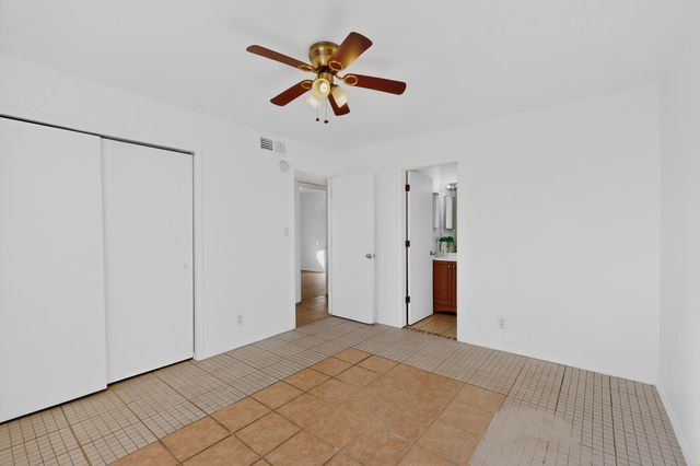 6814 Ivy Place SW, Albuquerque, NM 87121