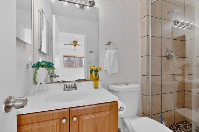 6814 Ivy Place SW, Albuquerque, NM 87121