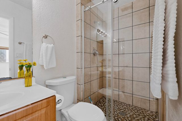 6814 Ivy Place SW, Albuquerque, NM 87121