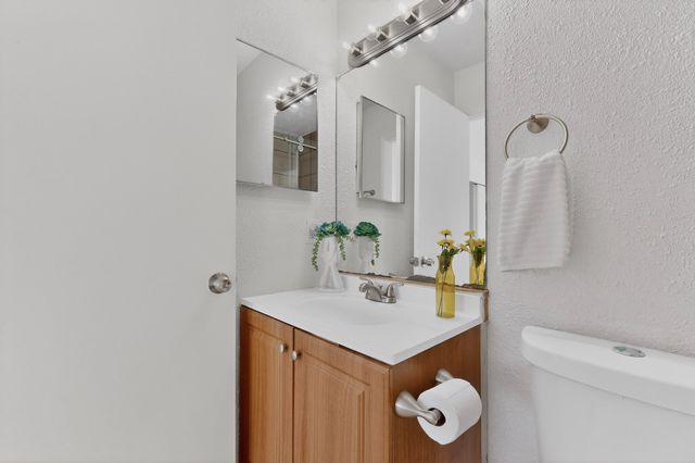 6814 Ivy Place SW, Albuquerque, NM 87121