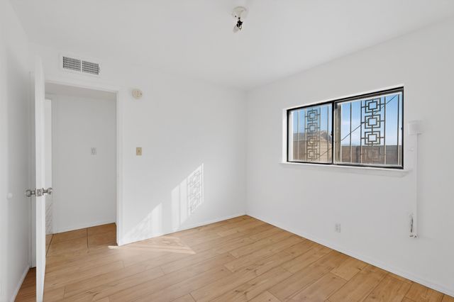 6814 Ivy Place SW, Albuquerque, NM 87121