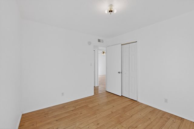 6814 Ivy Place SW, Albuquerque, NM 87121