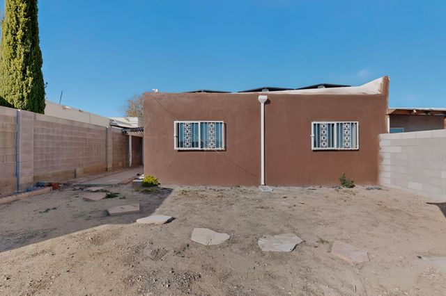 6814 Ivy Place SW, Albuquerque, NM 87121