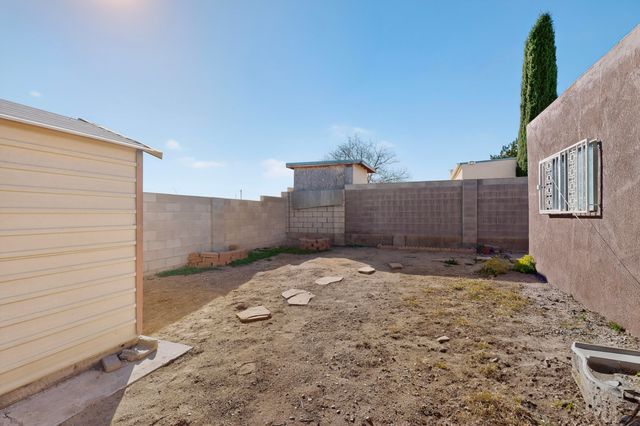 6814 Ivy Place SW, Albuquerque, NM 87121