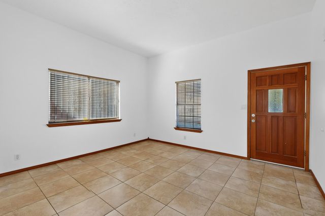 6814 Ivy Place SW, Albuquerque, NM 87121