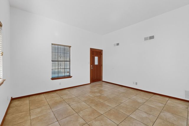 6814 Ivy Place SW, Albuquerque, NM 87121