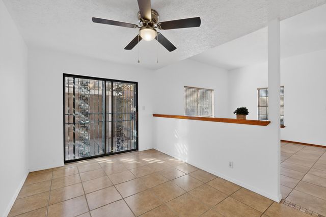 6814 Ivy Place SW, Albuquerque, NM 87121