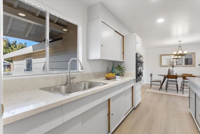 1252 Linfield Ln, Hayward, CA 94545