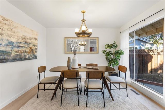 1252 Linfield Ln, Hayward, CA 94545