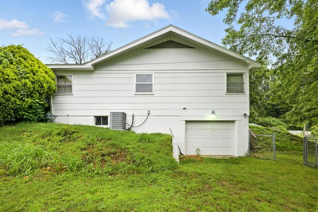 711 West South Street, Neosho, MO 64850
