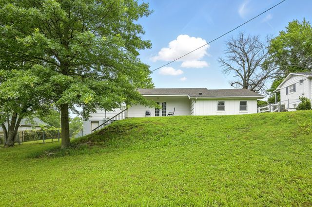 711 West South Street, Neosho, MO 64850