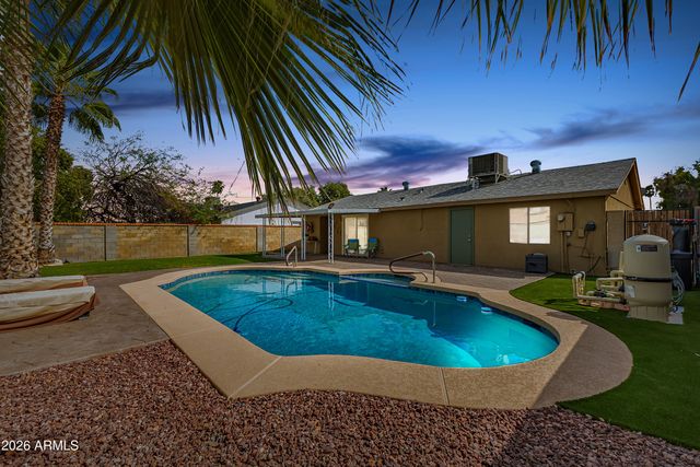 3932 E SURREY Avenue, Phoenix, AZ 85032