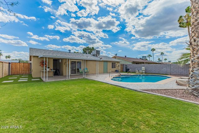 3932 E SURREY Avenue, Phoenix, AZ 85032