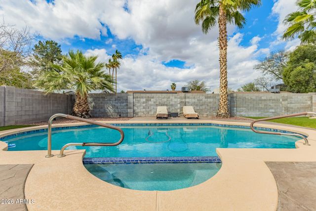 3932 E SURREY Avenue, Phoenix, AZ 85032