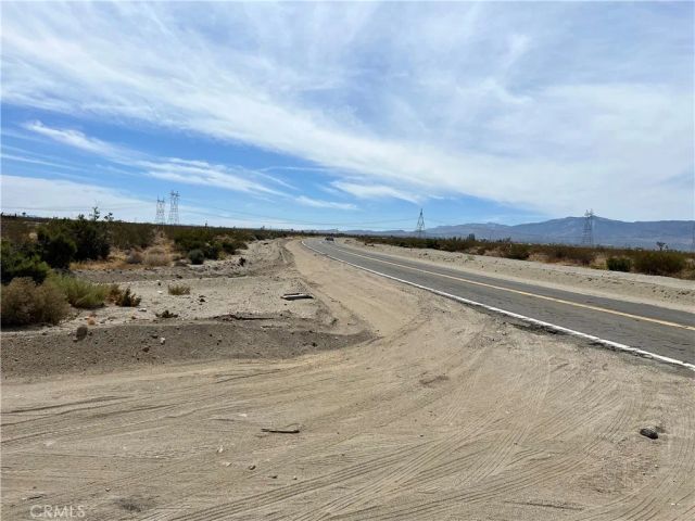 2 Sandstone, Phelan, CA 92301