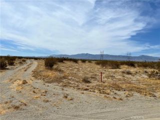 2 Sandstone, Phelan, CA 92301