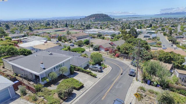 7504 Eureka Ave, El Cerrito, CA 94530