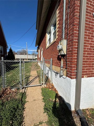 1522 E 5th Street, Washington, MO 63090
