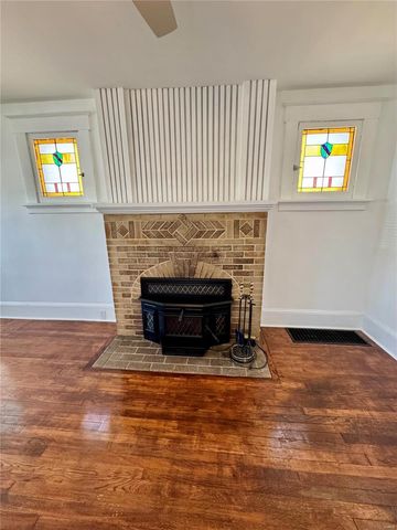 1522 E 5th Street, Washington, MO 63090