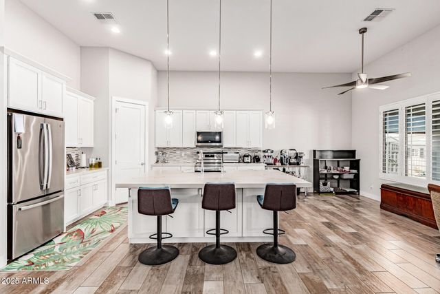 34319 N 7TH Street, Phoenix, AZ 85085