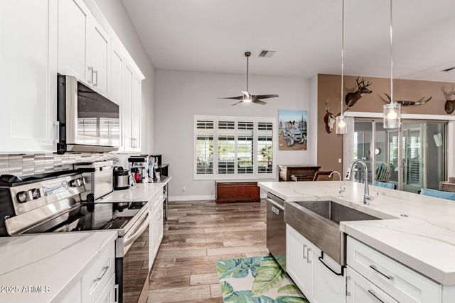 34319 N 7TH Street, Phoenix, AZ 85085