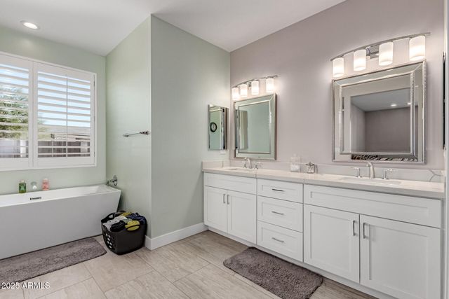 34319 N 7TH Street, Phoenix, AZ 85085