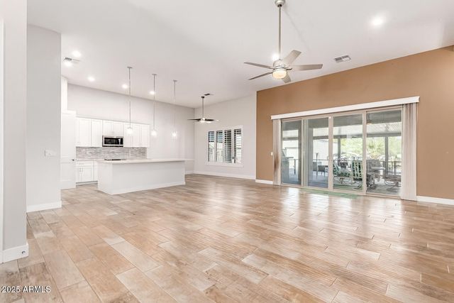 34319 N 7TH Street, Phoenix, AZ 85085