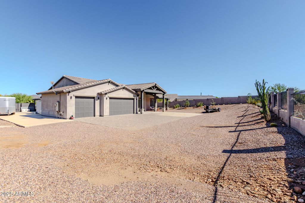 34319 N 7TH Street, Phoenix, AZ 85085