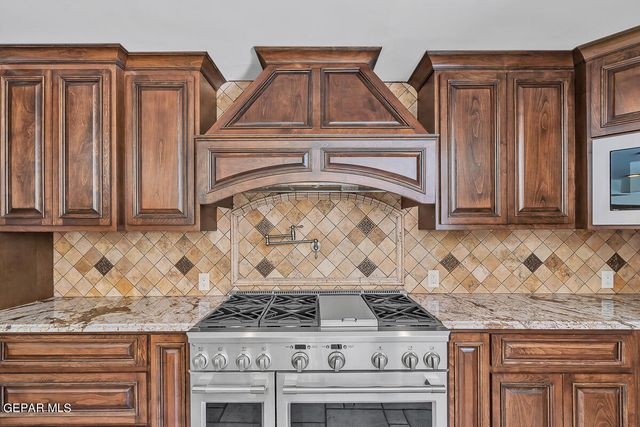 12110 DOUBLE JAY Drive, El Paso, TX 79936