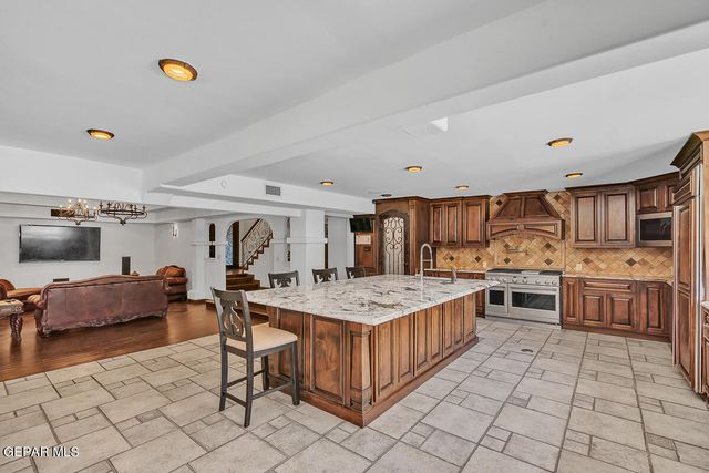 12110 DOUBLE JAY Drive, El Paso, TX 79936