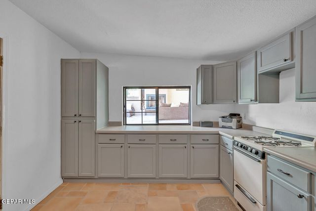 12110 DOUBLE JAY Drive, El Paso, TX 79936