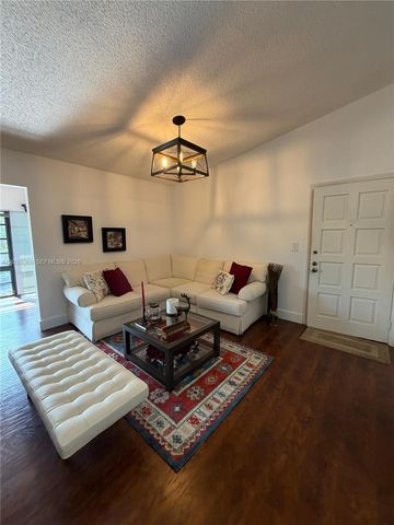 4944 NW 102nd Avenue 2043, Doral, FL 33178
