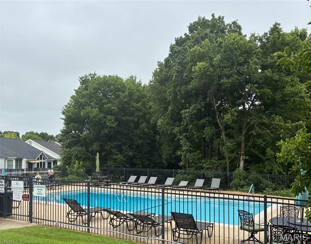 410 Benton Drive L, St Peters, MO 63376