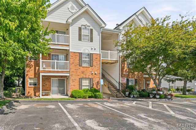 410 Benton Drive L, St Peters, MO 63376