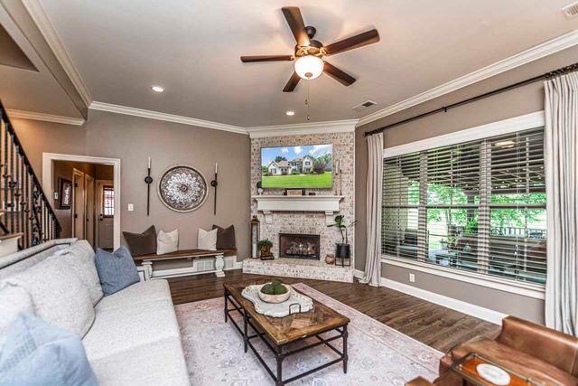 310 WOOTEN OAKS CIR, Munford, TN 38058